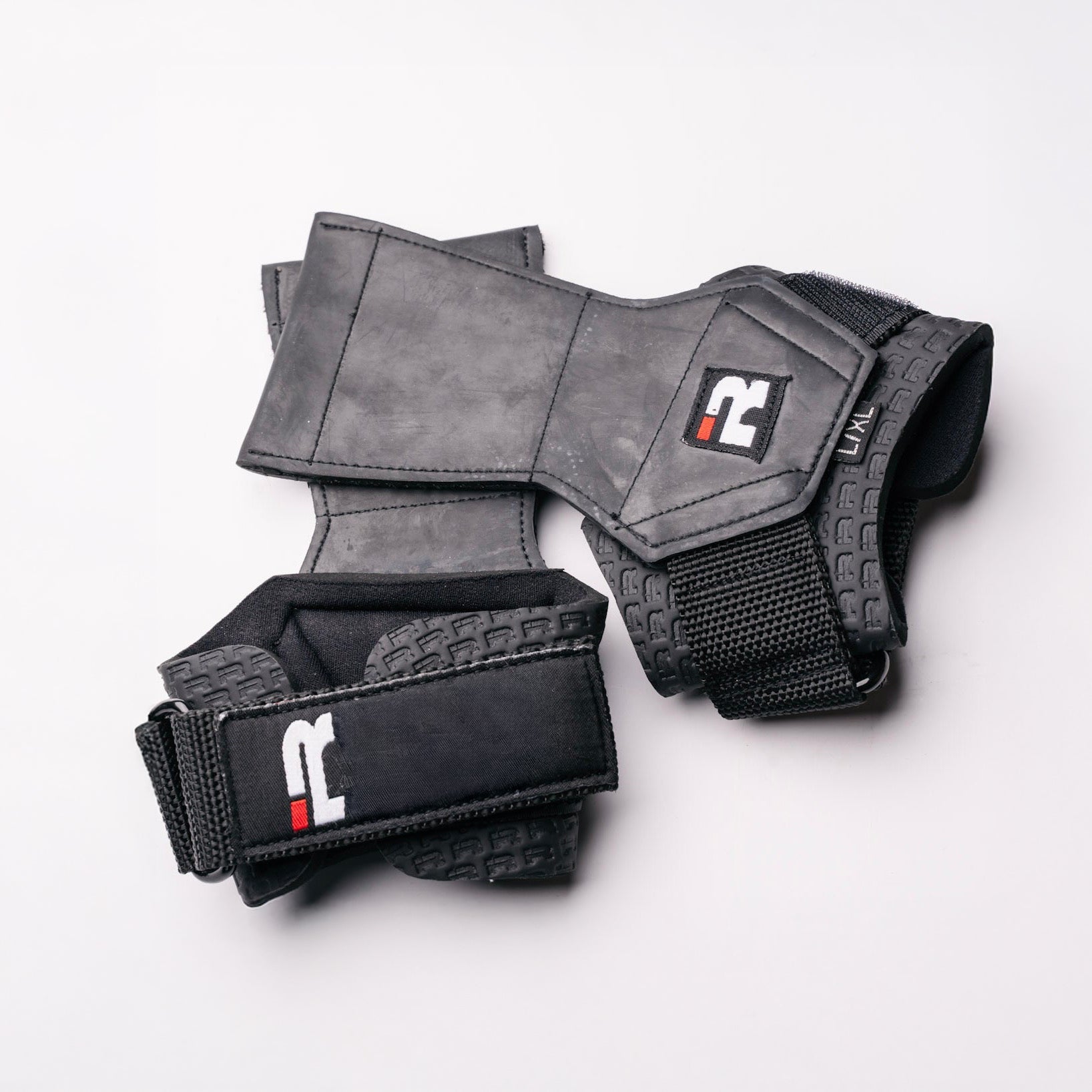 🎁 Iron Rebel Grips (100% off)